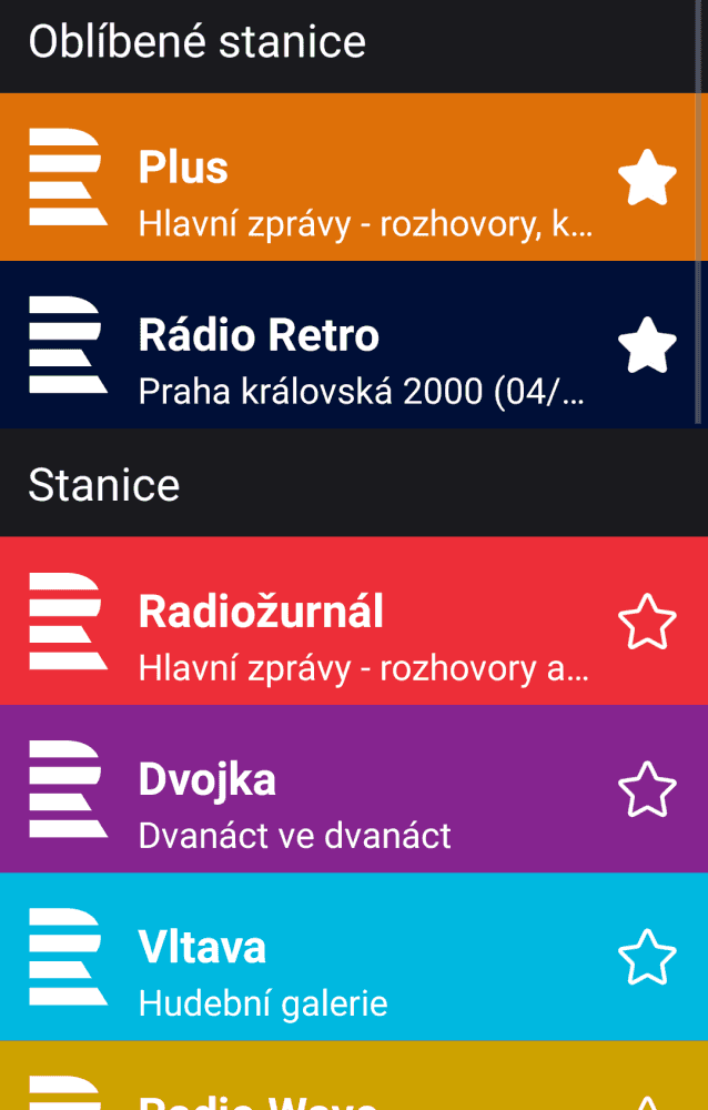 Stačí klepnout na hvězdičku a oblíbená stanice se vám hned posune na začátek seznamu.