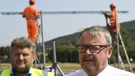 Náhledový obrázek - Pod jedním satelitem. Kellner přetlačil Kapsche v souboji o miliardy z mýta