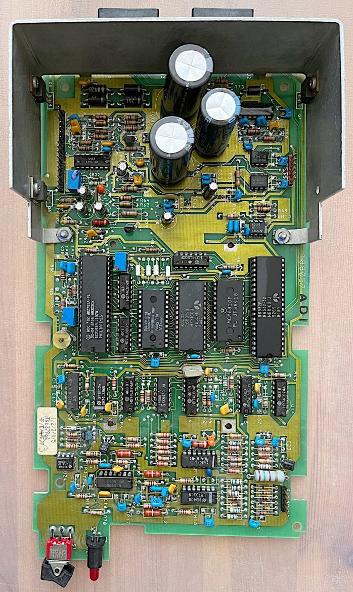 Detail desky eletroniky.