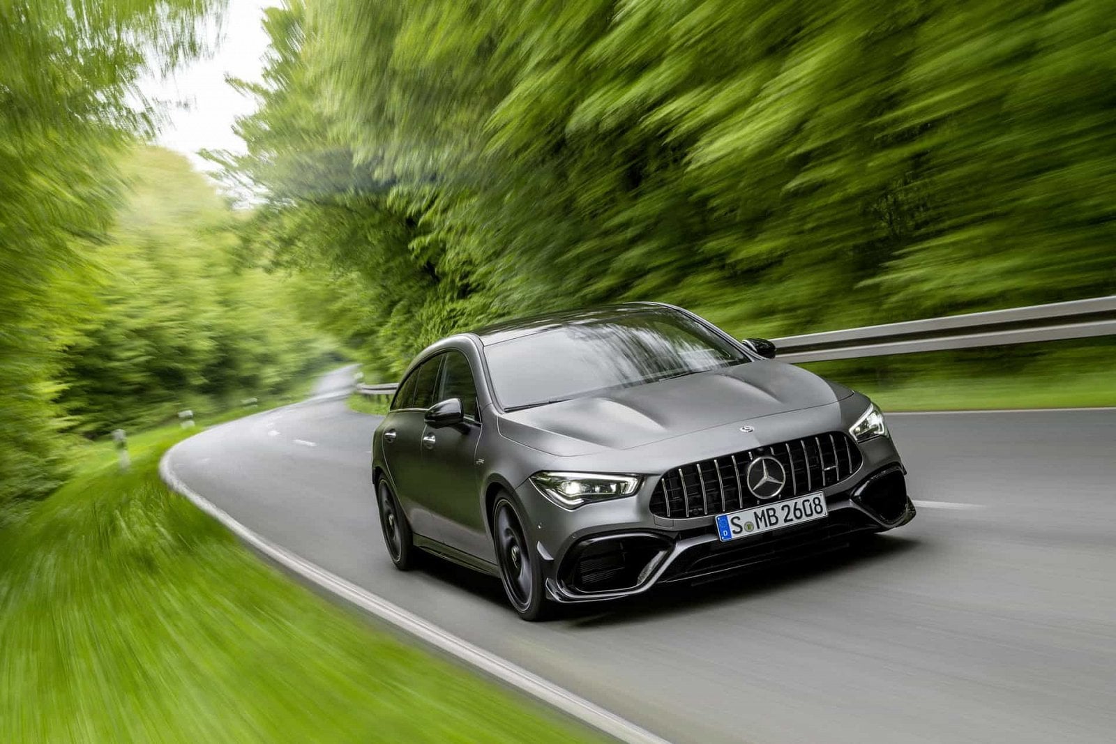 2019-07-Mercedes-AMG-CLA-45-Shooting-Brake_02.jpg