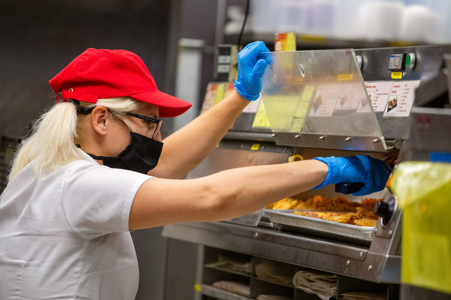 Přípravy na otevření restaurací KFC