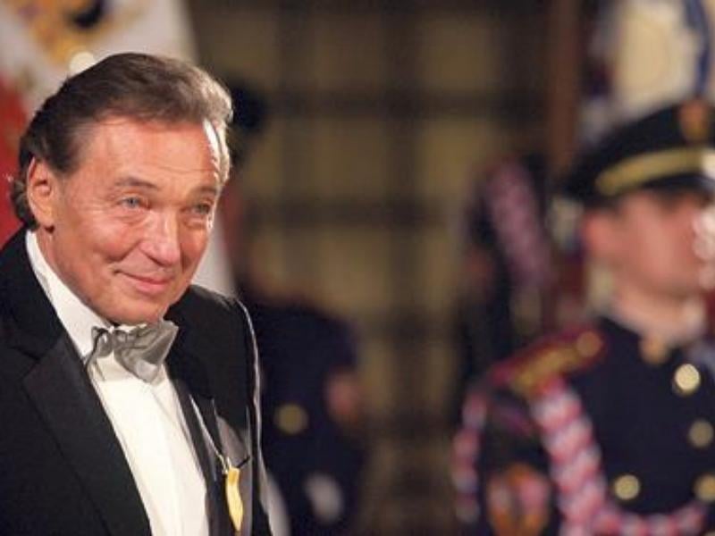 2012-11-prezident-povyc5a1oval-na-hradc49b-dc5afstojnc3adky-2.jp