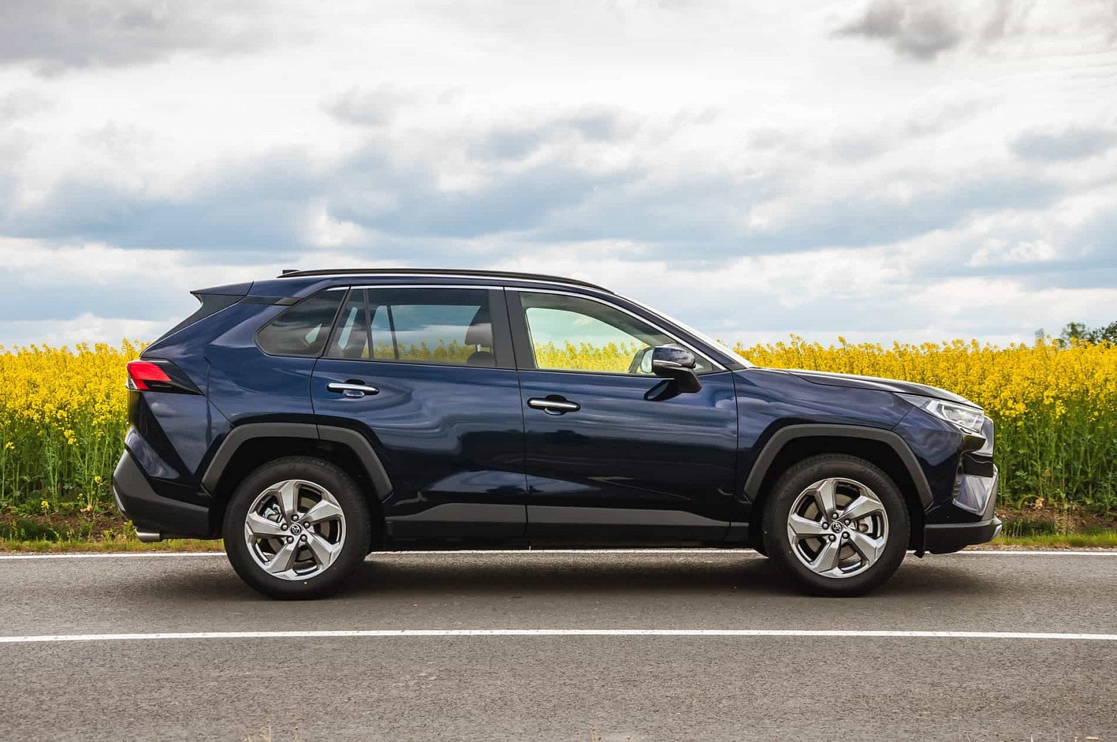 2019-08-3_toyota-rav4.jpg