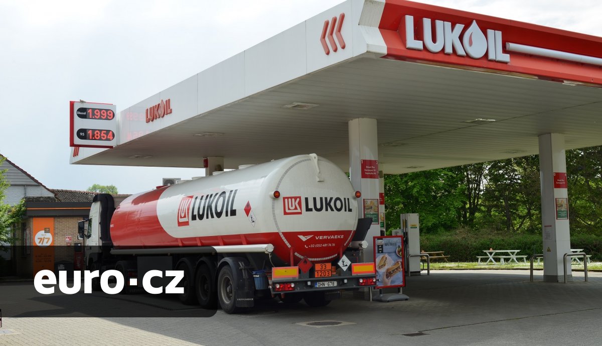 Ruský Lukoil se podvolil americkým sankcím. Firma prodá svá zahraniční aktiva společnosti Gunvor