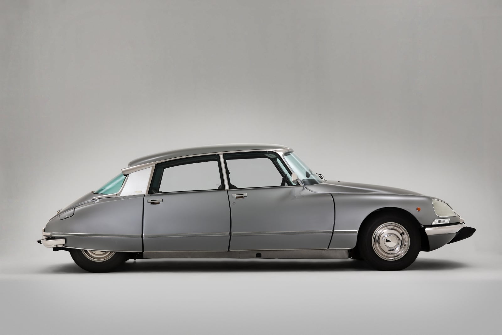 2019-06-citroen_ds_23_pallas_19.jpg