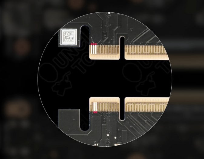 Posílené kontakty na konektoru karty