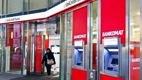 Náhledový obrázek - UniCredit Bank stoupl loni zisk o čtvrtinu. Zvýšil se objem úvěrů i výnos z úroků