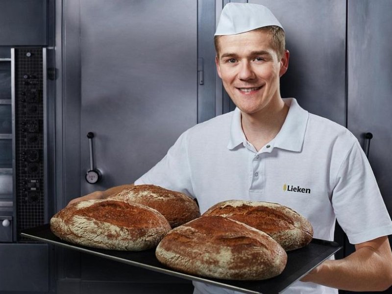  Zaměstnanec pekárny Lieken