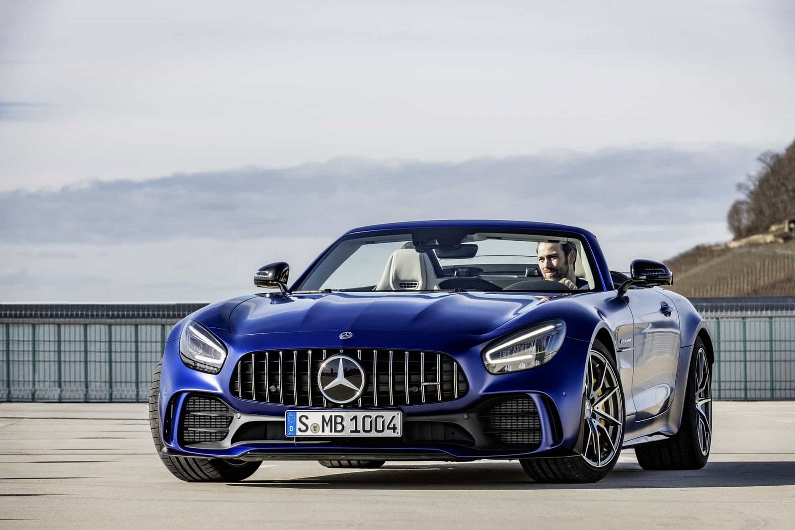 2019-03-Mercedes-AMG-GT-R-Roadster_02.jpg