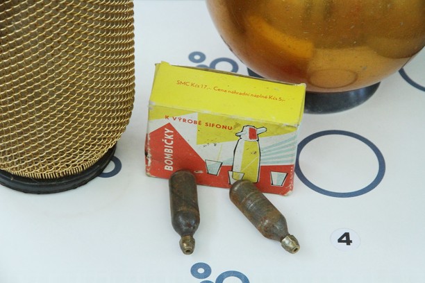 Sifonové lahve s bombičkami