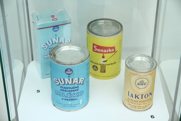 Sunar nebyl v papírové krabici jako dnes. V kurzu byly kovové krabice