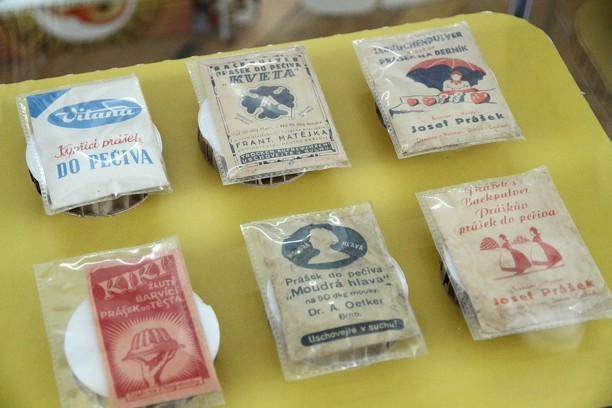 Jak se vyvíjel obal na kypřicí prášek? Nijak významně