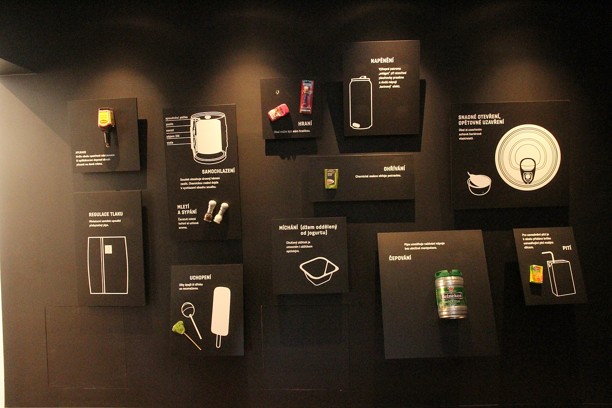 Výstava je doplněná o mnoho názorných a vysvětlujících kreseb