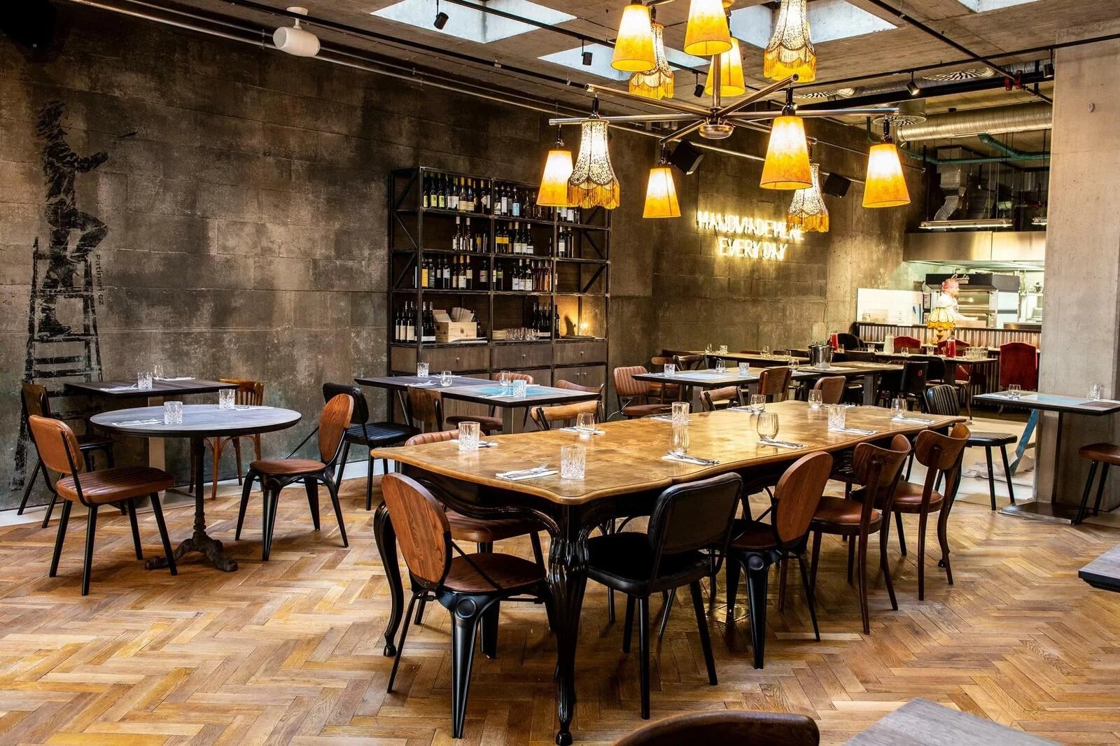 Pražská restaurace Amano se zaměřuje na italskou kuchyni a letos na jaře to u hostů vyhrála.