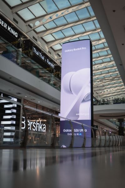 nejvyšší indoor LED obrazovka v Evropě, OC Smíchov, Praha. Samsung