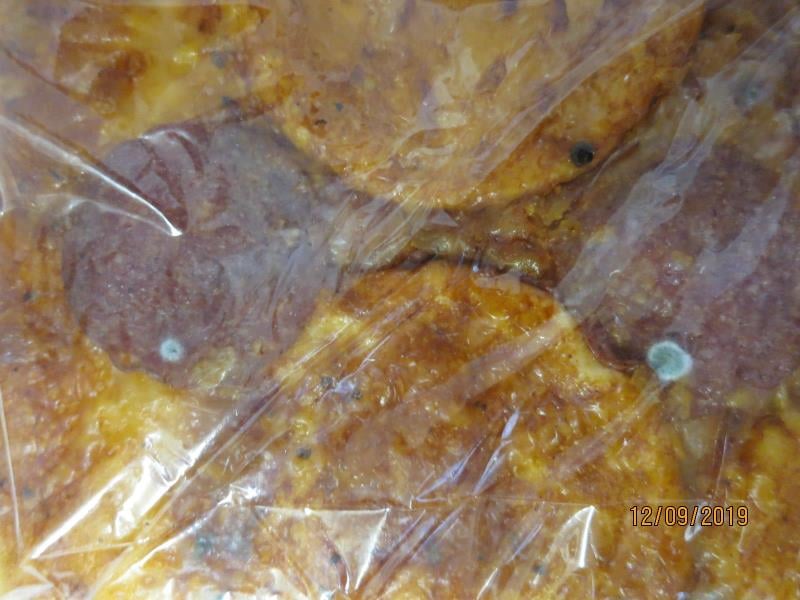 Nebezpečné potraviny - Magestico Kremali (Slepované sušenky s náplní s lískooříškovou příchutí). Ve výrobku byla zjištěna přítomnost alergenu - arašídů, který nebyl uveden na obale.