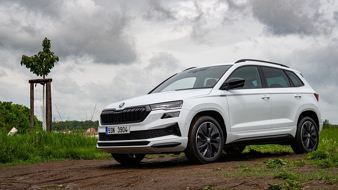 Test Škoda Karoq 1.5 TSI Sportline Exclusive: Sportovní varianta „Kodiaqu junior“ jezdí na dva válce