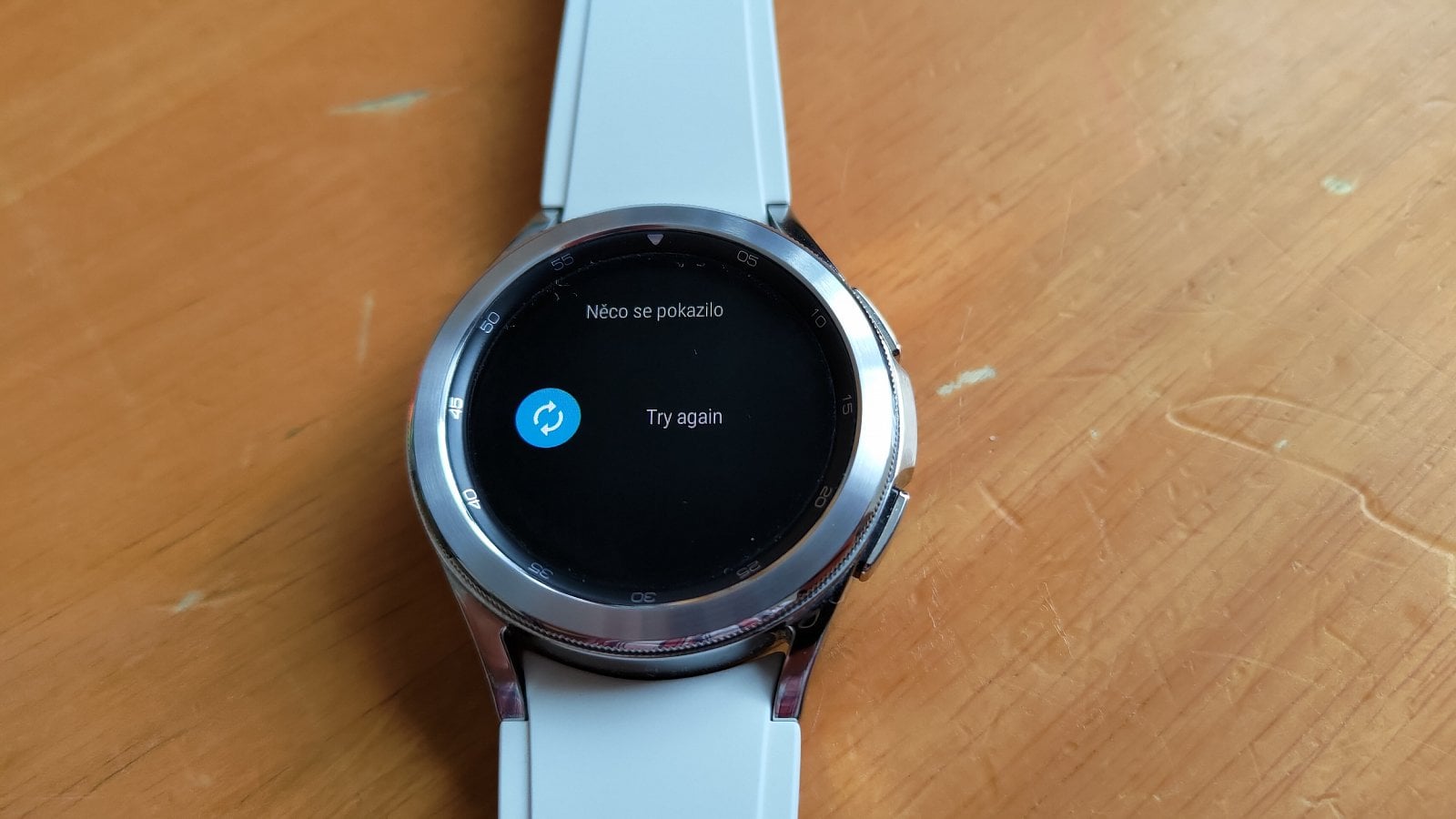 Samsung Galaxy Watch 4. Chybové hlášení. (14. 12. 2021)
