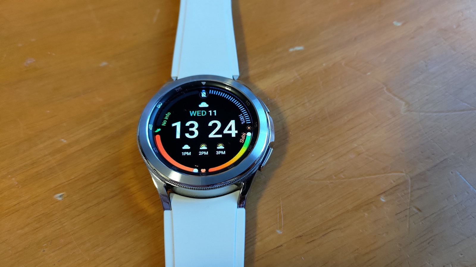 Samsung Galaxy Watch 4. Spuštění hodinek. (14. 12. 2021)
