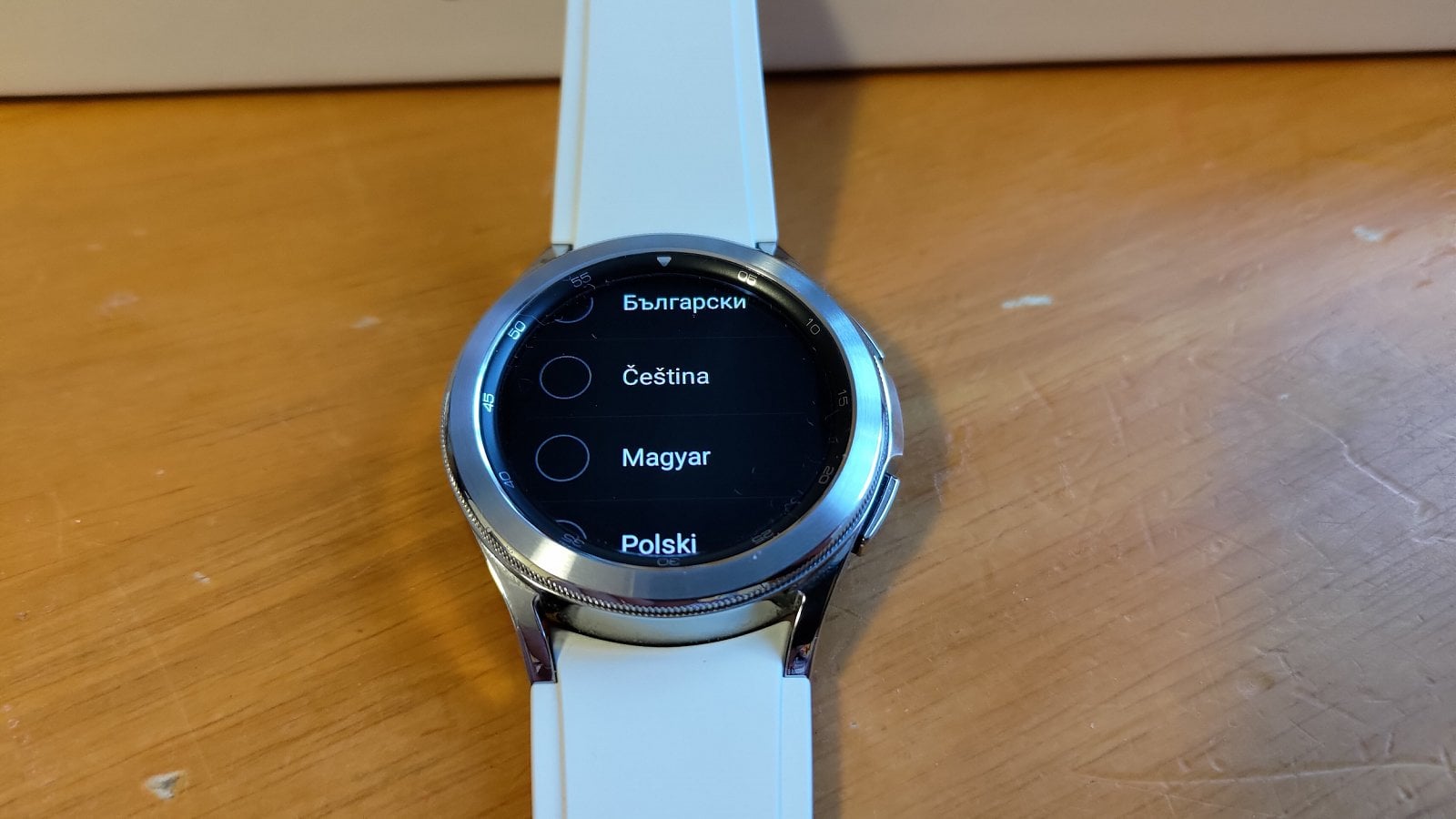 Samsung Galaxy Watch 4. Spuštění hodinek. (14. 12. 2021)