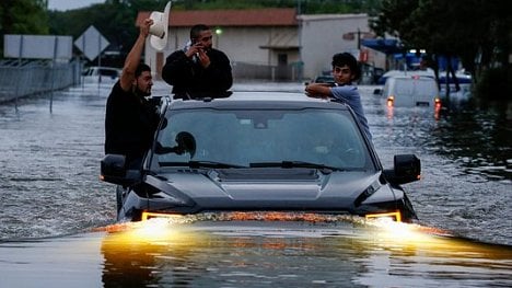 Náhledový obrázek - Harvey si v Texasu vyžádal nejméně pět životů a kvůli živlu nevzlétlo 4000 letadel