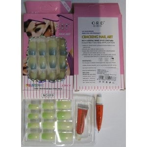 Kosmetický přípravek nesplňuje nařízení Evropského parlamentu a Rady o kosmetických přípravcích: na obalu nejsou uvedeny patřičné údaje o přípravku včetně odpovědné osoby