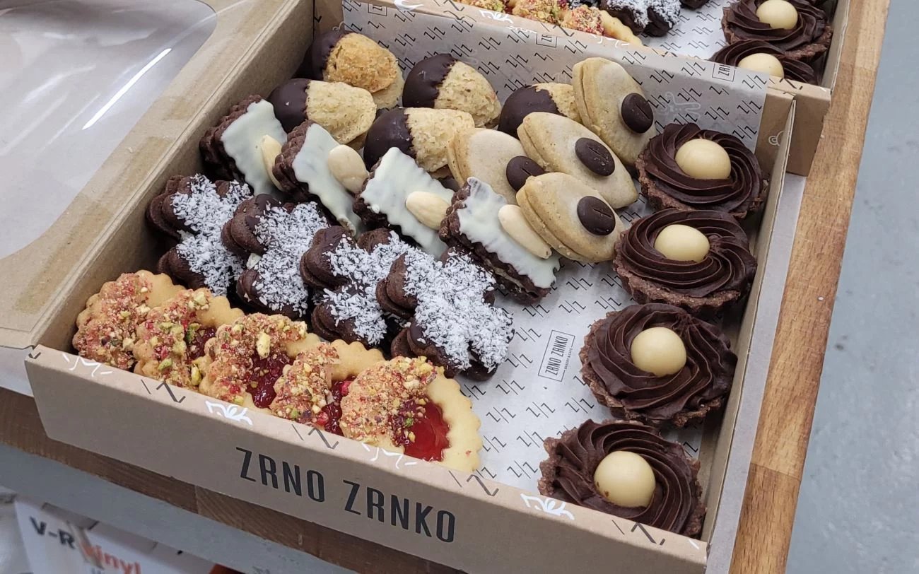 Zrno Zrnko tradičně prodává půlkilové balení sedmi druhů cukroví