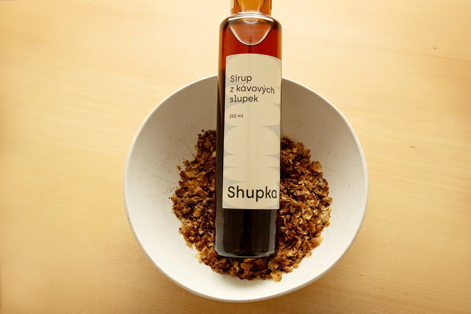 Sirup a kávové slupky značky Shupka od Martiny Jelčić