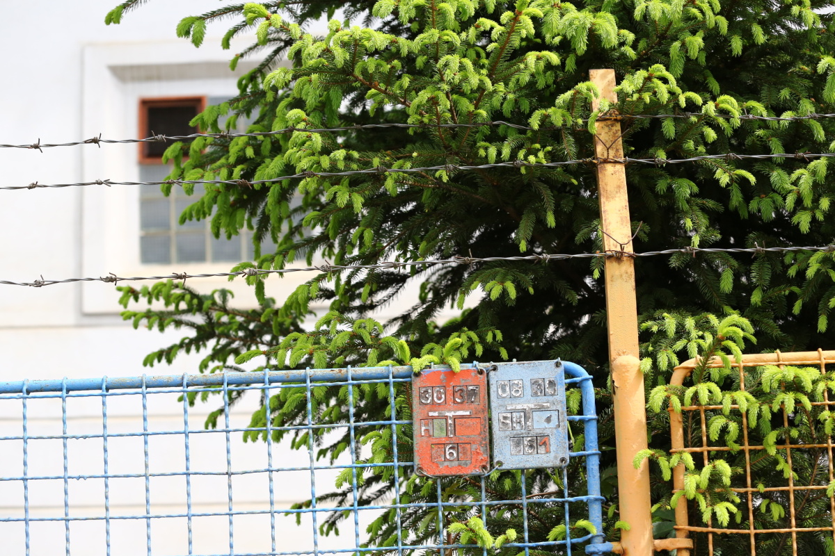 Chátrající zlíchovský lihovar