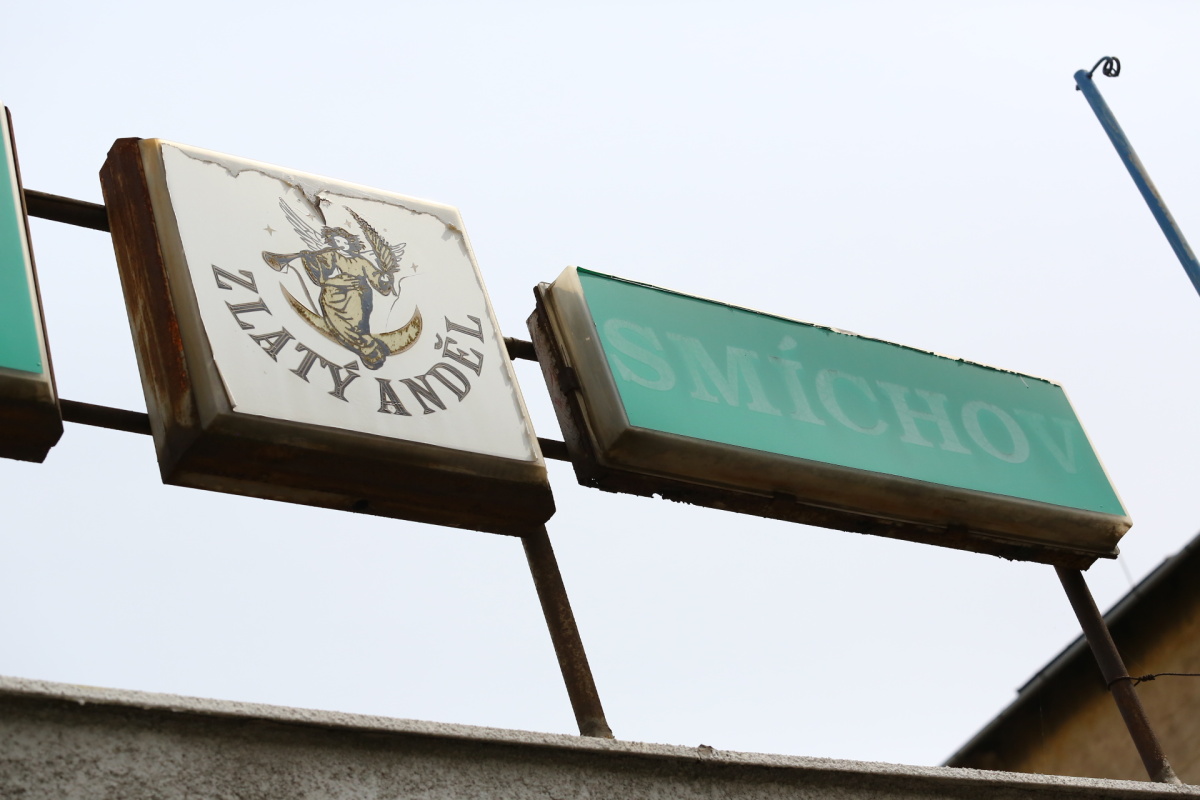 Chátrající zlíchovský lihovar