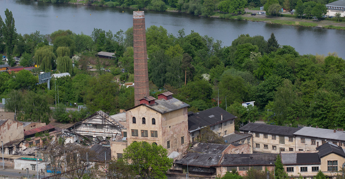 Chátrající zlíchovský lihovar
