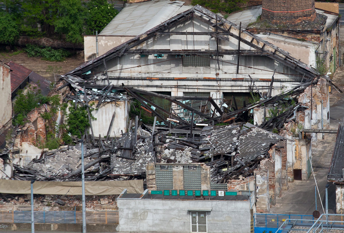 Chátrající zlíchovský lihovar