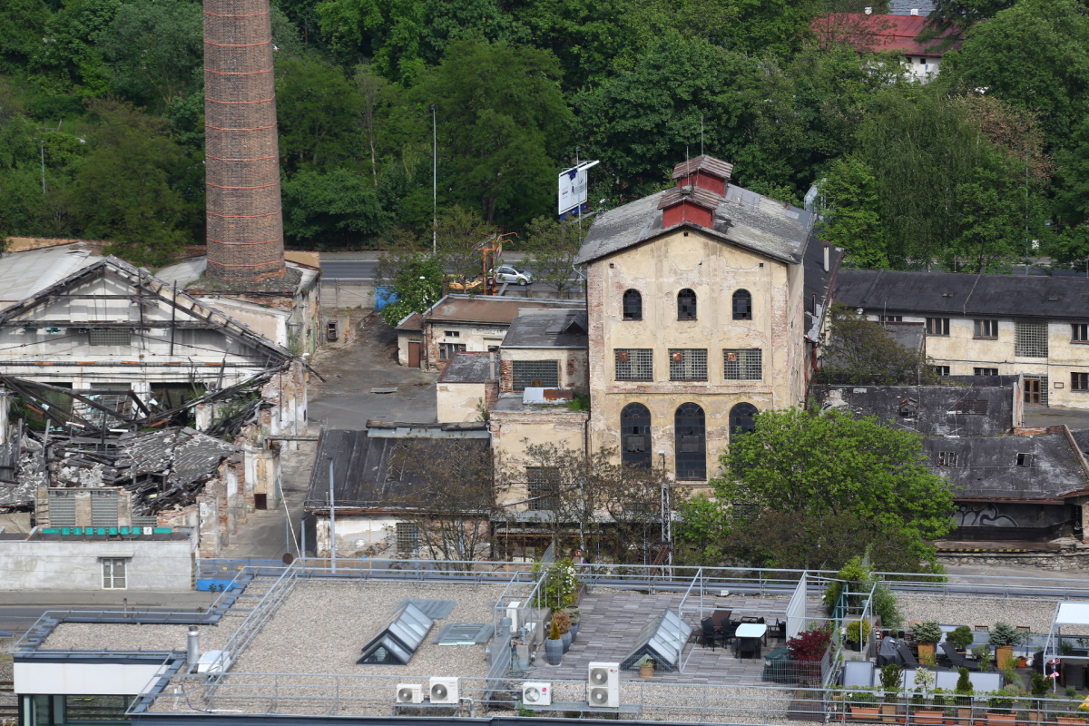 Chátrající zlíchovský lihovar