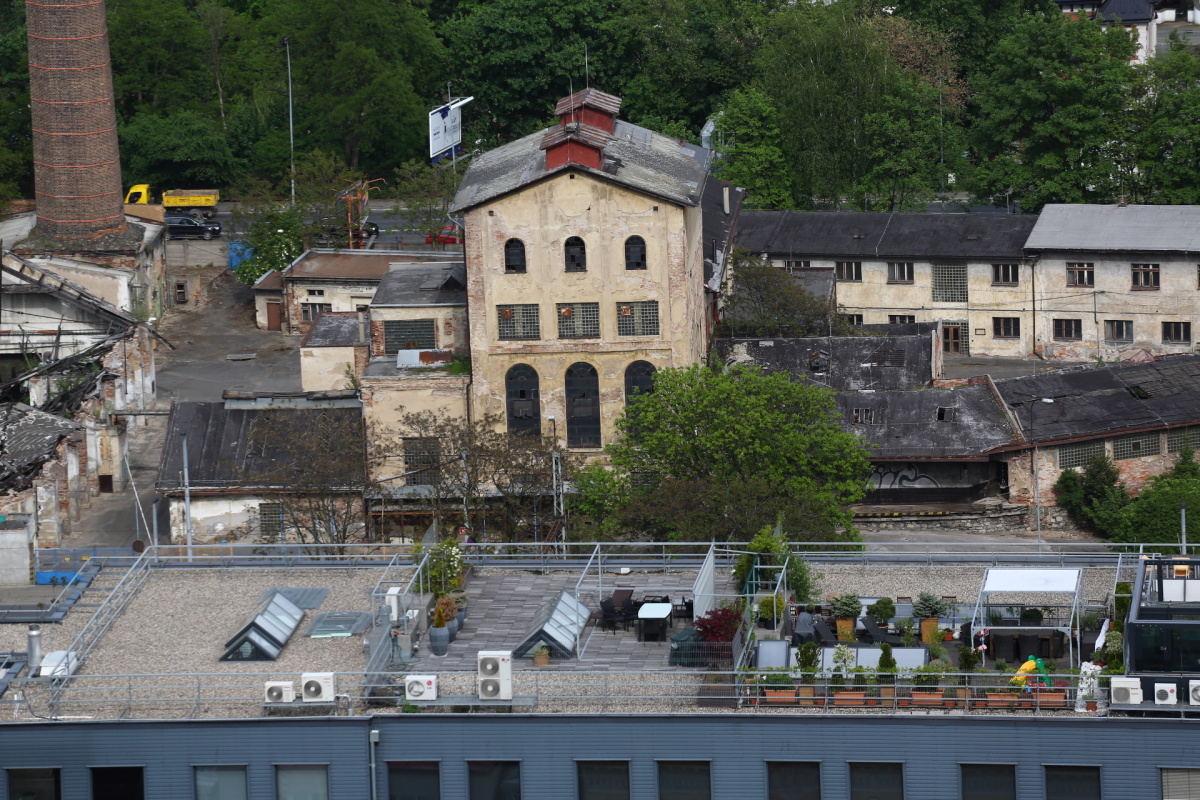 Chátrající zlíchovský lihovar