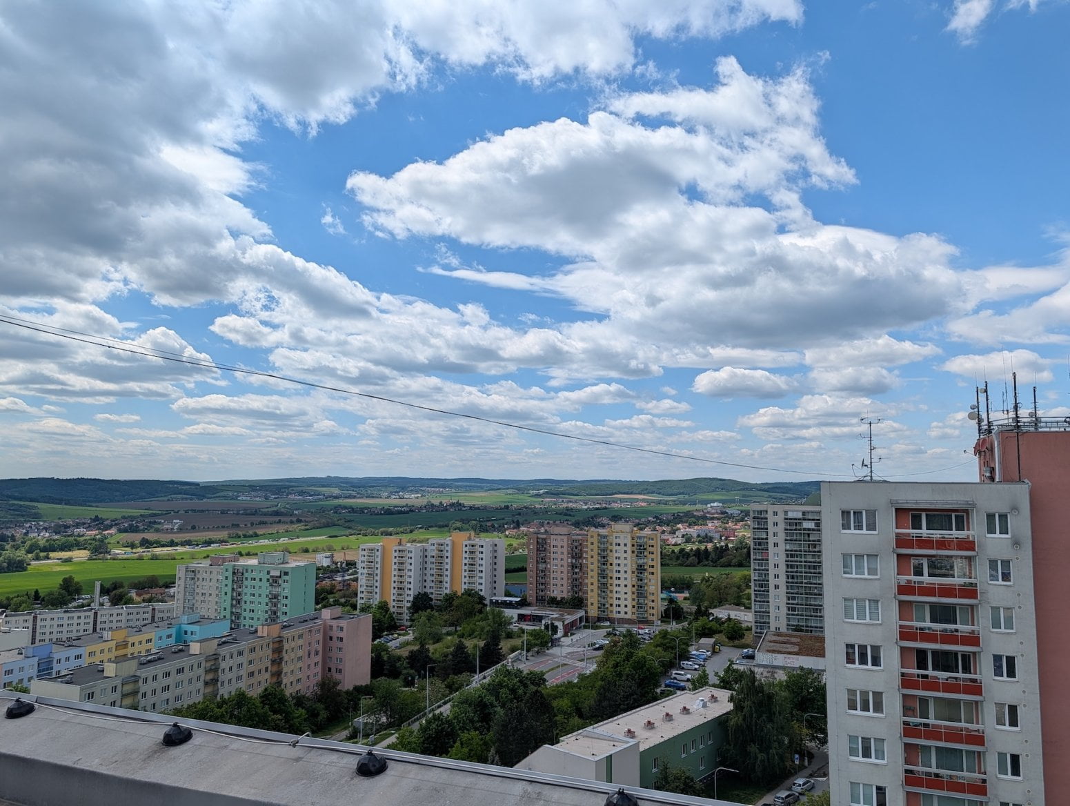 Mobilní vysílač CETIN a O2 na sídlišti Nový Lískovec v Brně