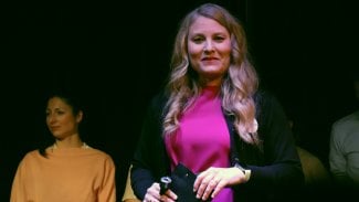 Mariana Zacharová při moderování
