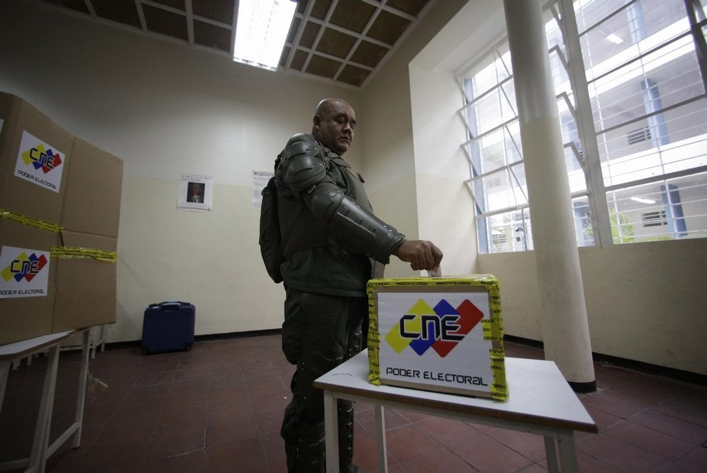 2019-05-venezuelanc3a9-volc3ad-prezidenta-proti-sobc49b-stojc3ad