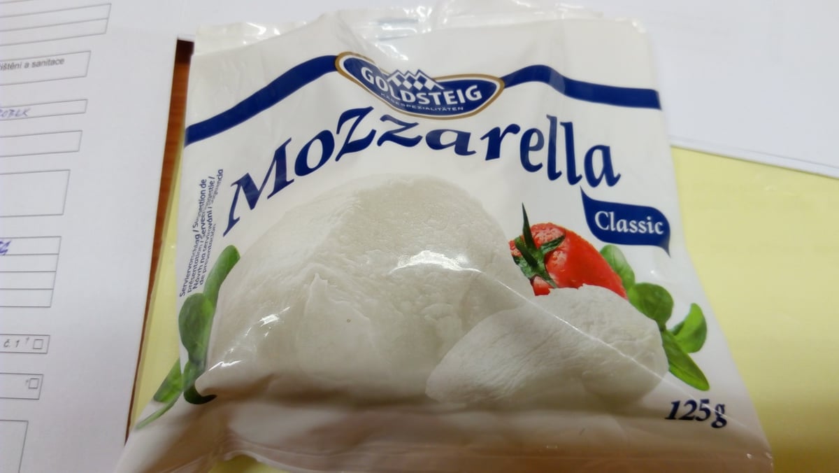 9. Šizená Mozzarella z Německa