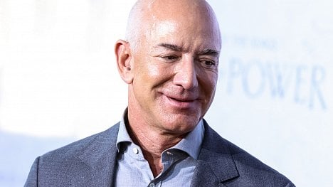 Náhledový obrázek - Za lidstvo i za klima. Jeff Bezos chce rozdat většinu svého jmění, Amazon mezitím propustí tisíce zaměstnanců