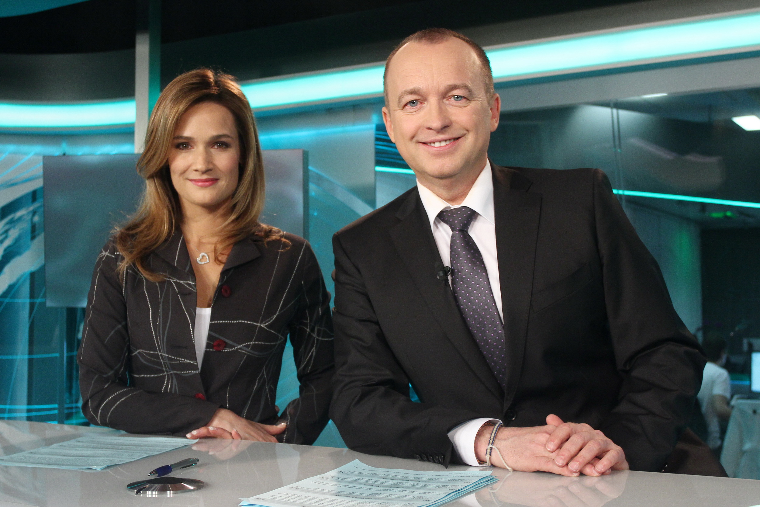 Klára Doležalová-Maksimovič a Karel Voříšek ve zpravodajském studiu Primy
