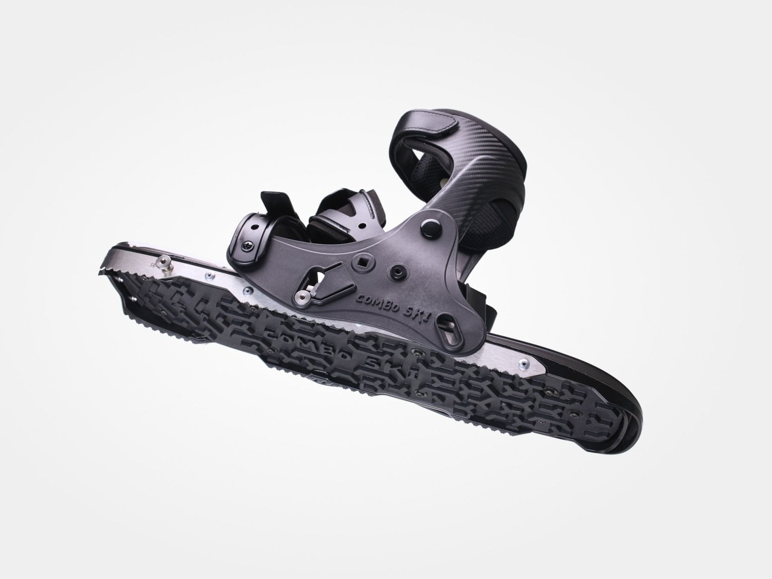 Představujeme Combo Ski: Mini lyže, sněžnice a nesmeky v jednom