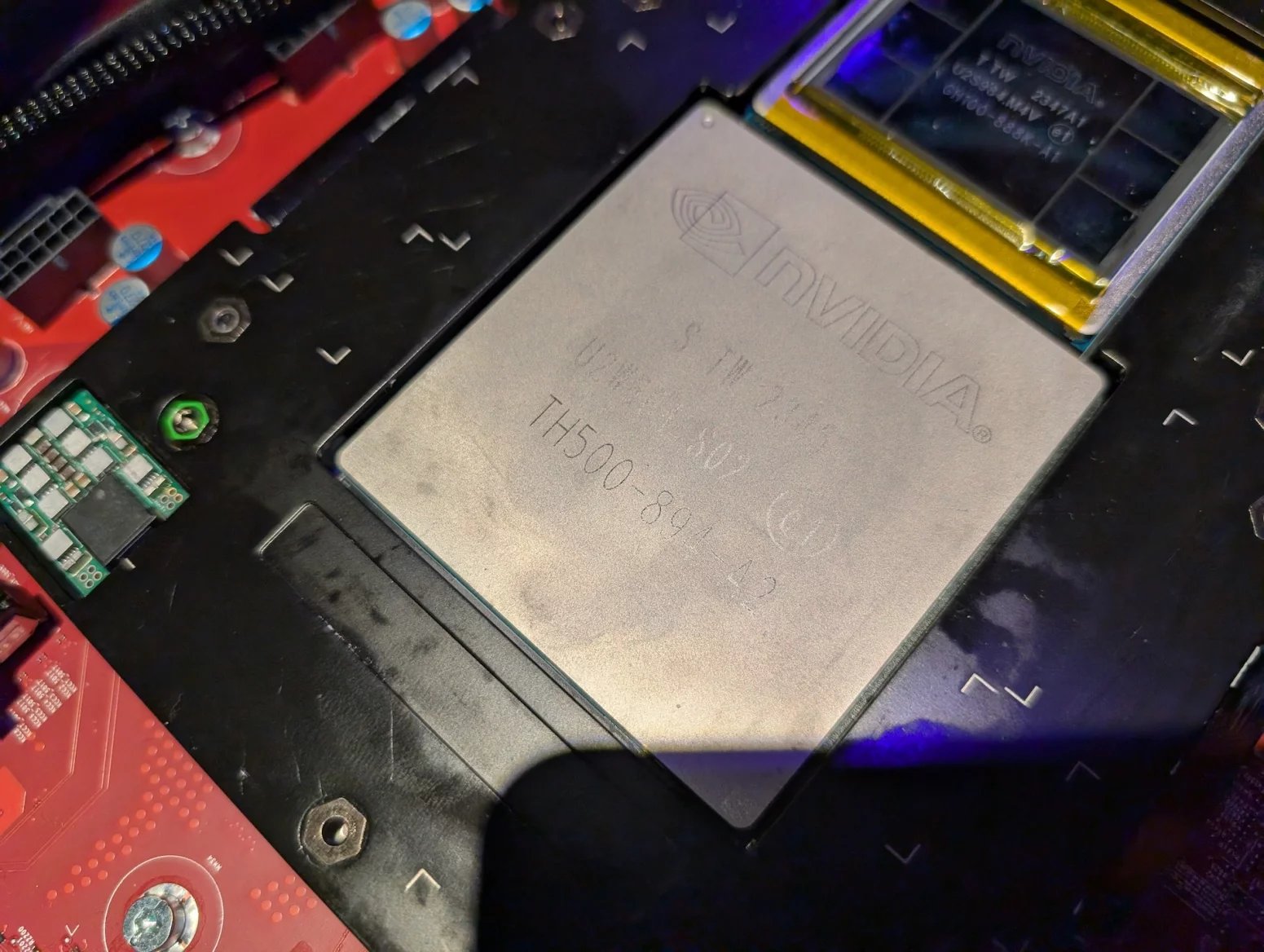 Server HPE ProLiant DL384 Gen12 s čipy Nvidia GH200 Grace Hopper