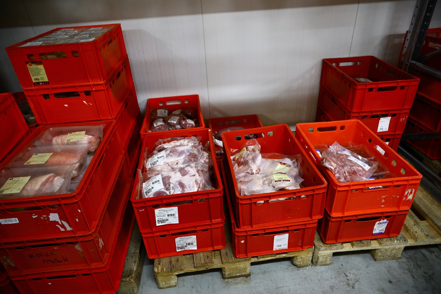 Podívejte se do zázemí online supermarketu Košík.cz