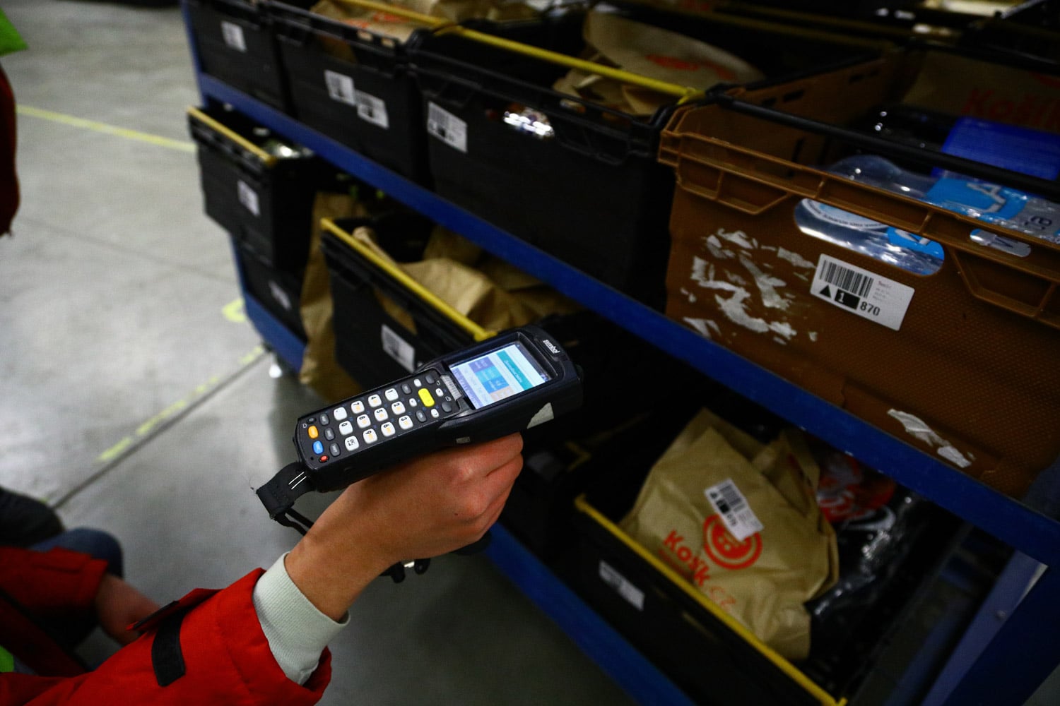 Podívejte se do zázemí online supermarketu Košík.cz