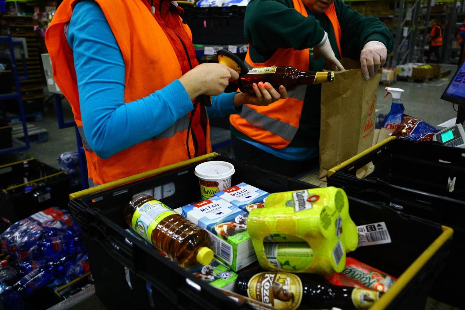 Podívejte se do zázemí online supermarketu Košík.cz