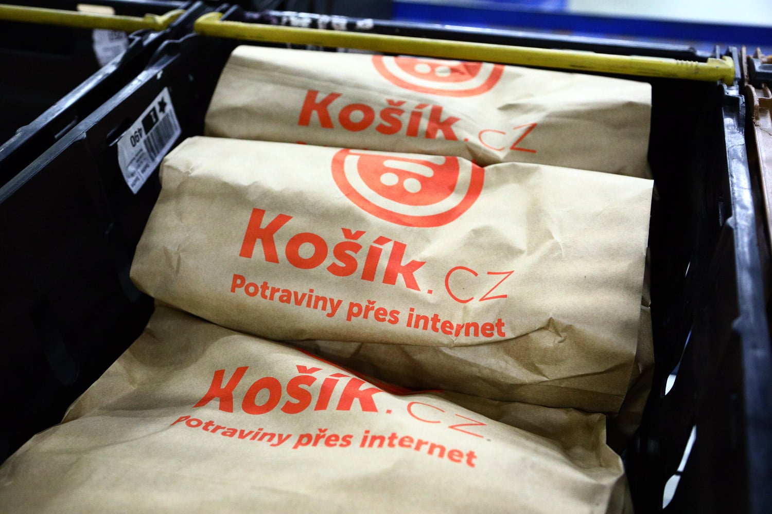 Podívejte se do zázemí online supermarketu Košík.cz