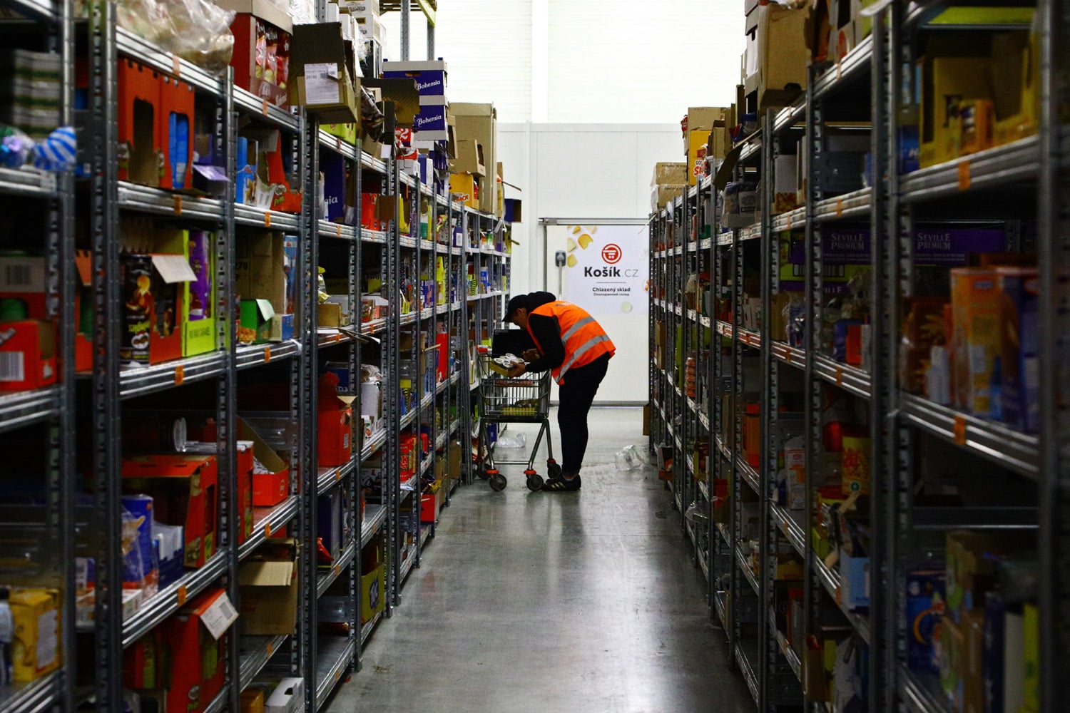Podívejte se do zázemí online supermarketu Košík.cz