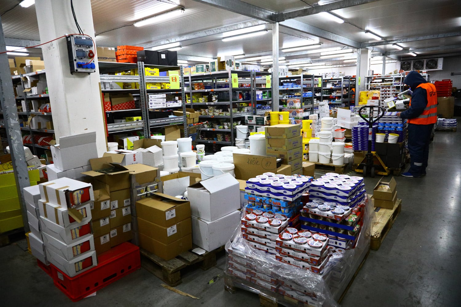 Podívejte se do zázemí online supermarketu Košík.cz