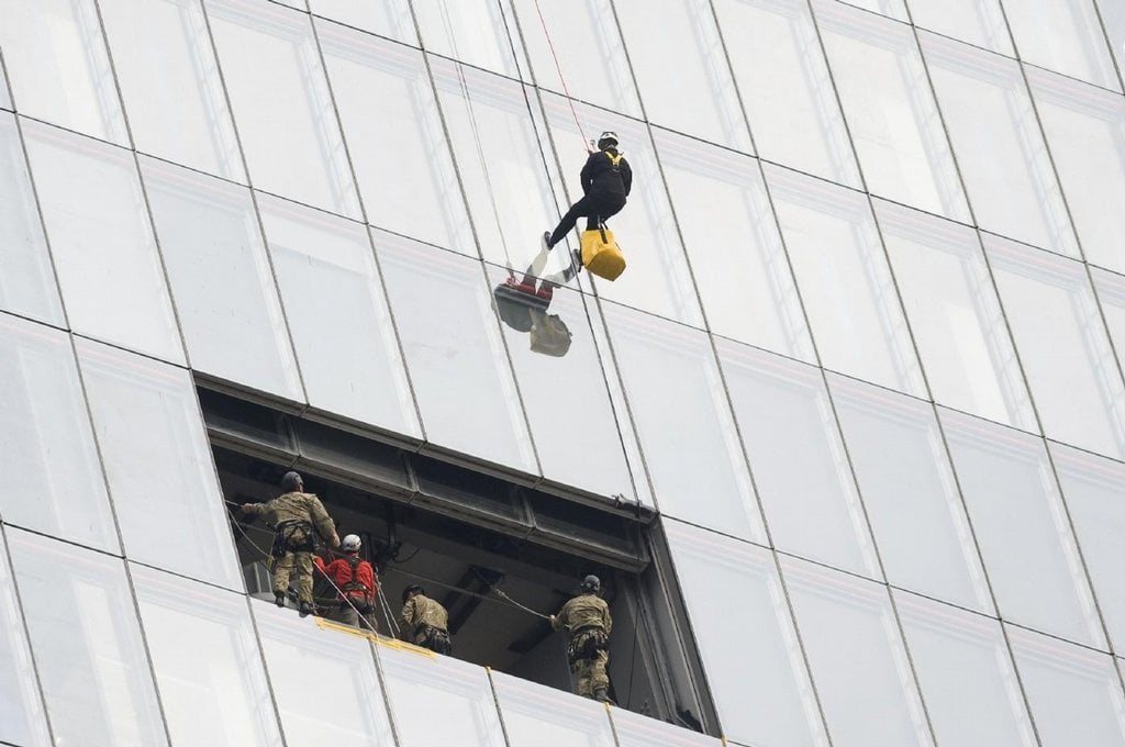 2012-11-princ-andrew-slanil-londc3bdnskc3bd-mrakodrap-shard-4.jp