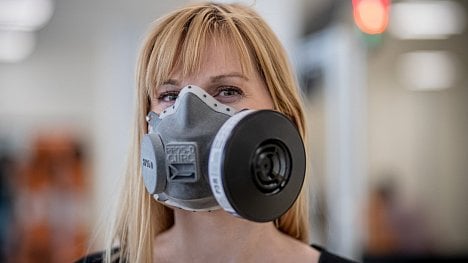 Náhledový obrázek - O  respirátor proti koronaviru české výroby je ve světě zájem